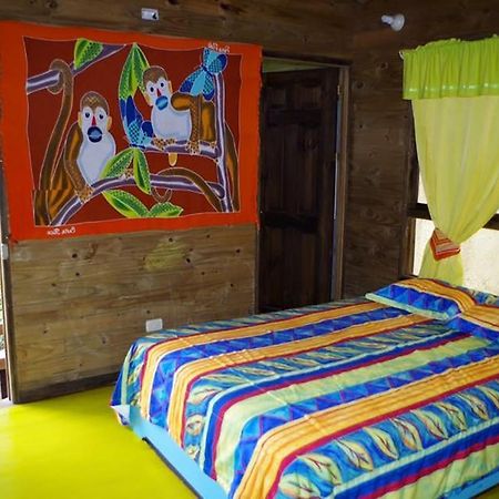Wood House Hostel La Fortuna Exterior foto