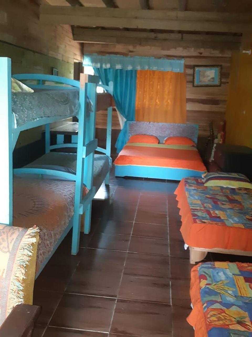 Wood House Hostel La Fortuna Exterior foto